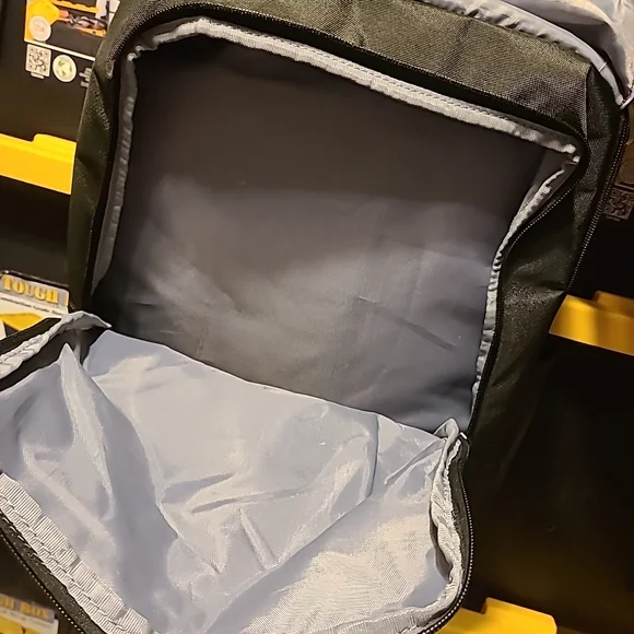 Under Armour Green Sling Bag - Picture 6 of 12